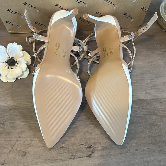 NWT Pretty, Sassy Sandals Heels Pumps - Picture 4 of 5